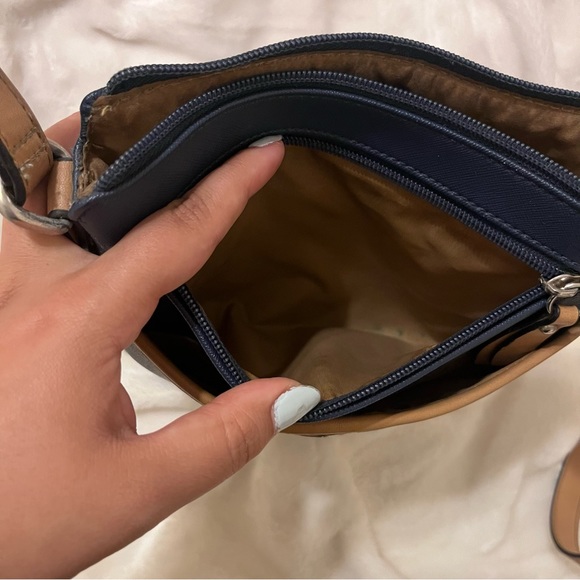 Blue and tan purse - Picture 3 of 9